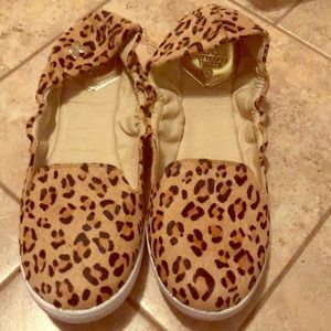 Butterfly twists jade tan leopard pony